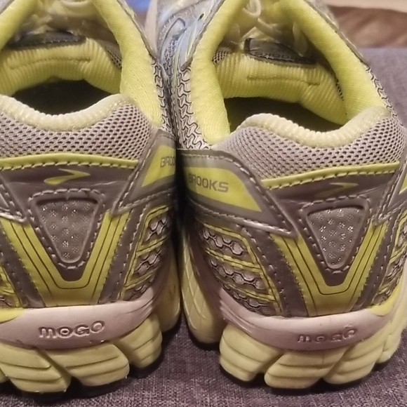 Brooks Womens Ghost 6 Running Shoes - Silver and Yellow SZ 9 - Picture 3 of 7
